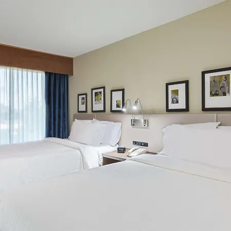 Hilton Garden Inn Westbury Exterior photo
