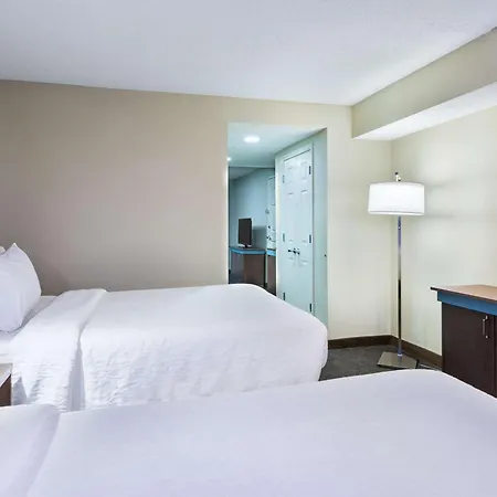 Hilton Garden Inn Westbury Exterior photo