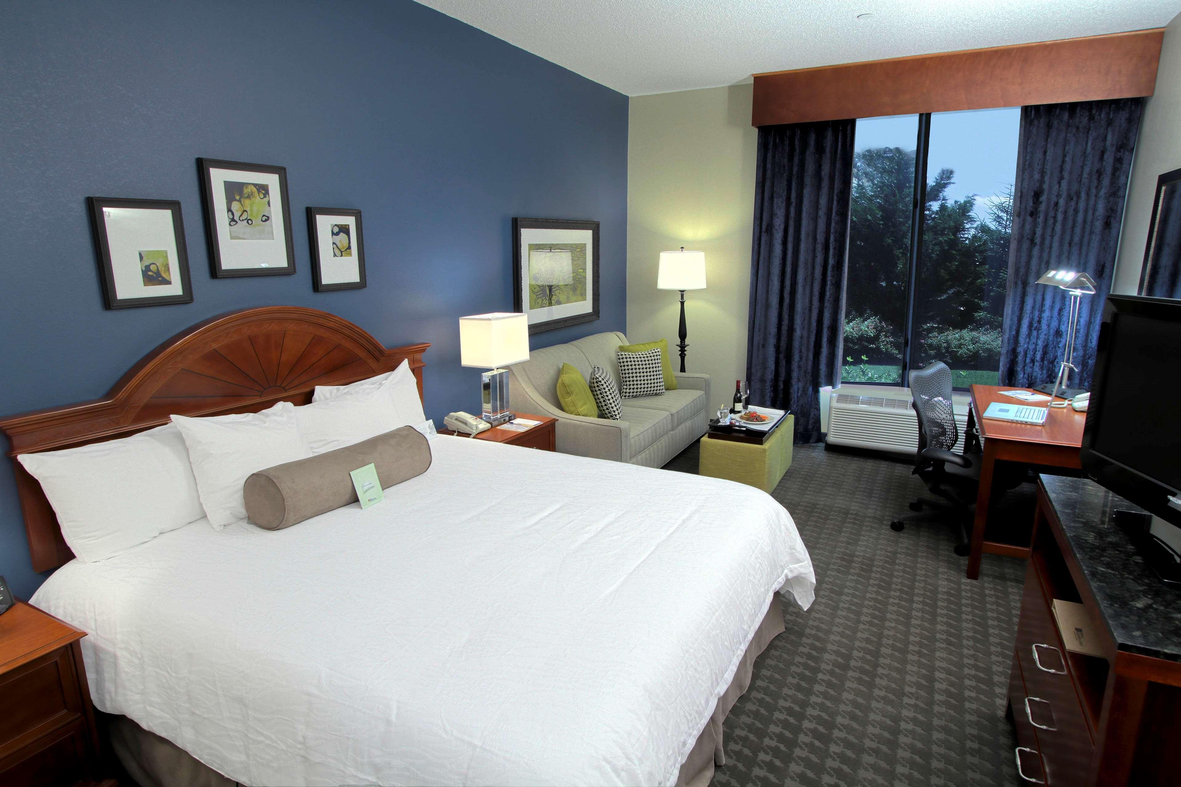 Hilton Garden 3* Westbury