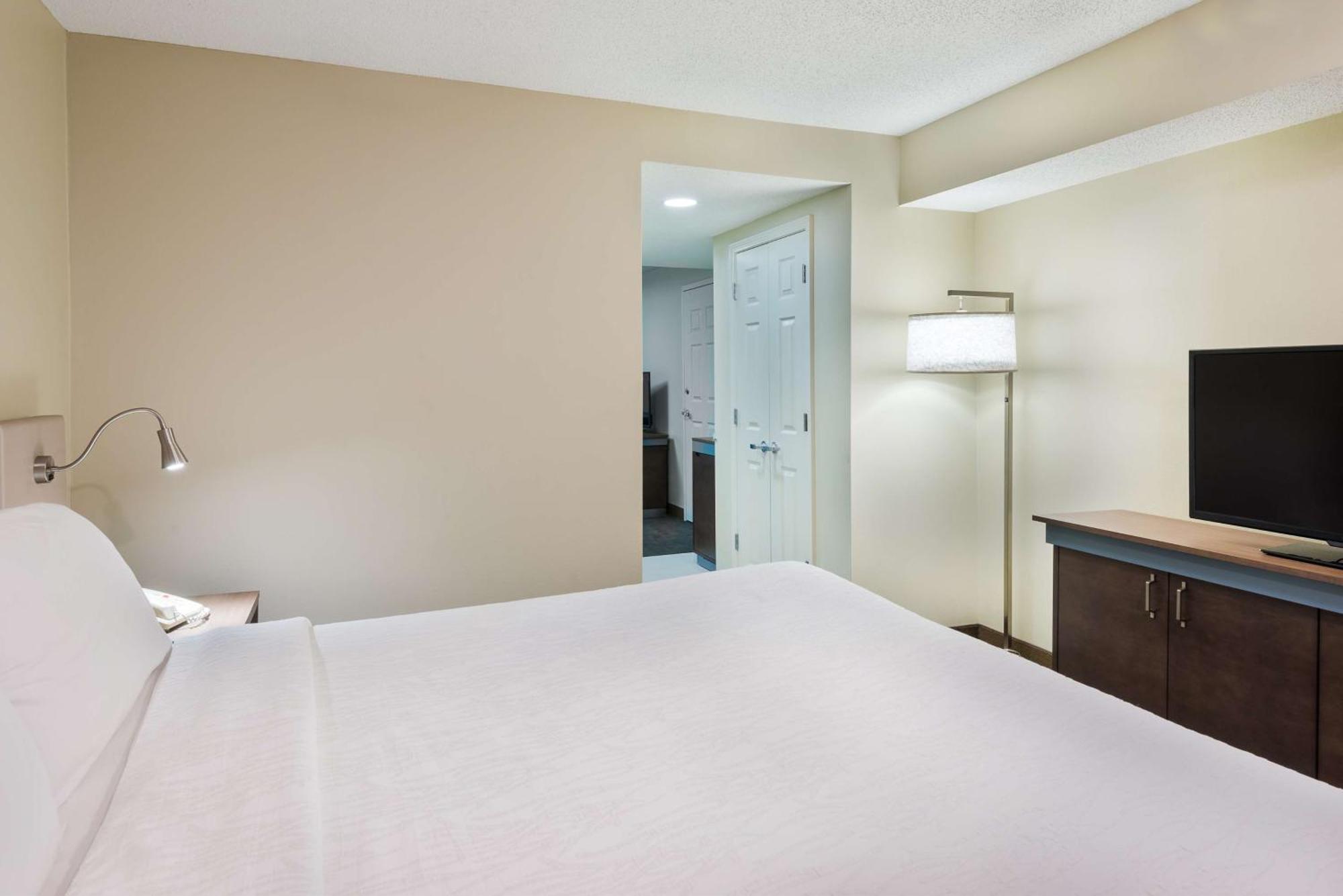 Hilton Garden Hotel 3*
