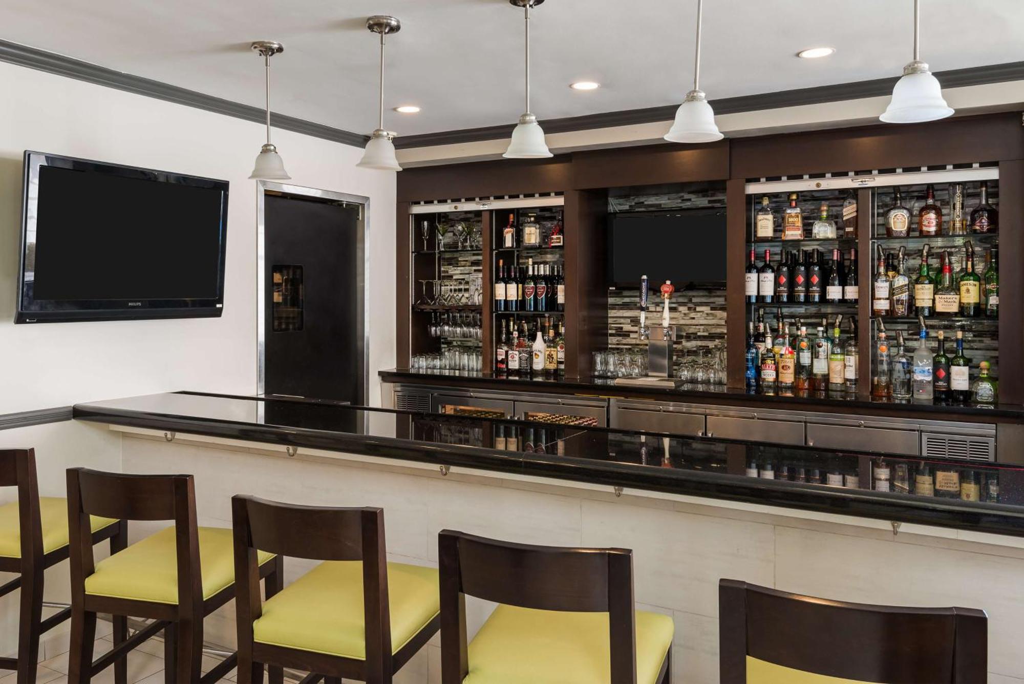 Hilton Garden Westbury