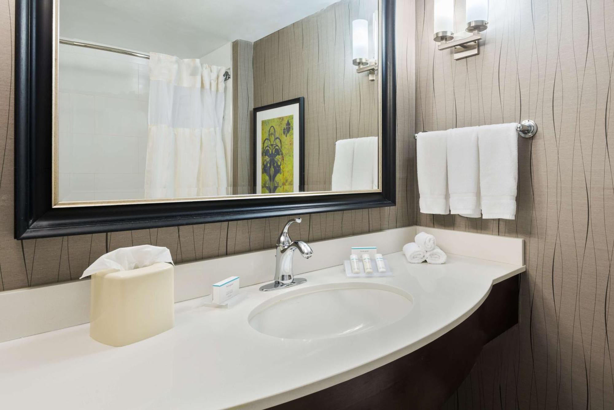 Hilton Garden Hotel 3*