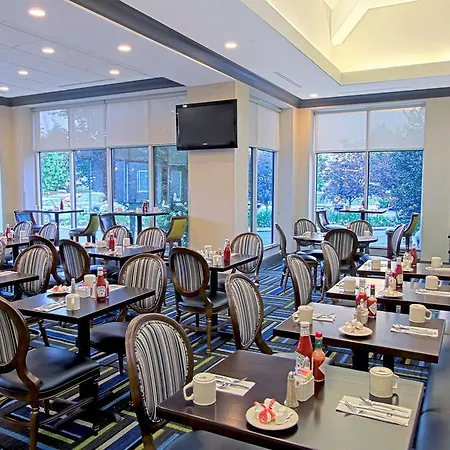 Hilton Garden Inn Westbury 